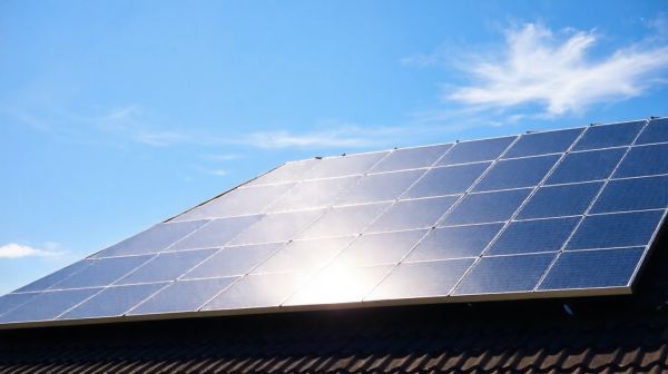 Top moyens d'économiser sur votre électricité avec des panneaux solaires